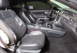 2019 Ford Mustang Premium - Image 39