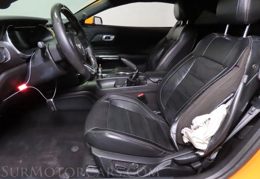 2019 Ford Mustang Premium - Image 14