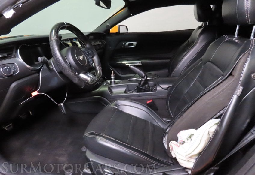 2019 Ford Mustang Premium - Image 13