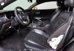 2019 Ford Mustang Premium - Image 13