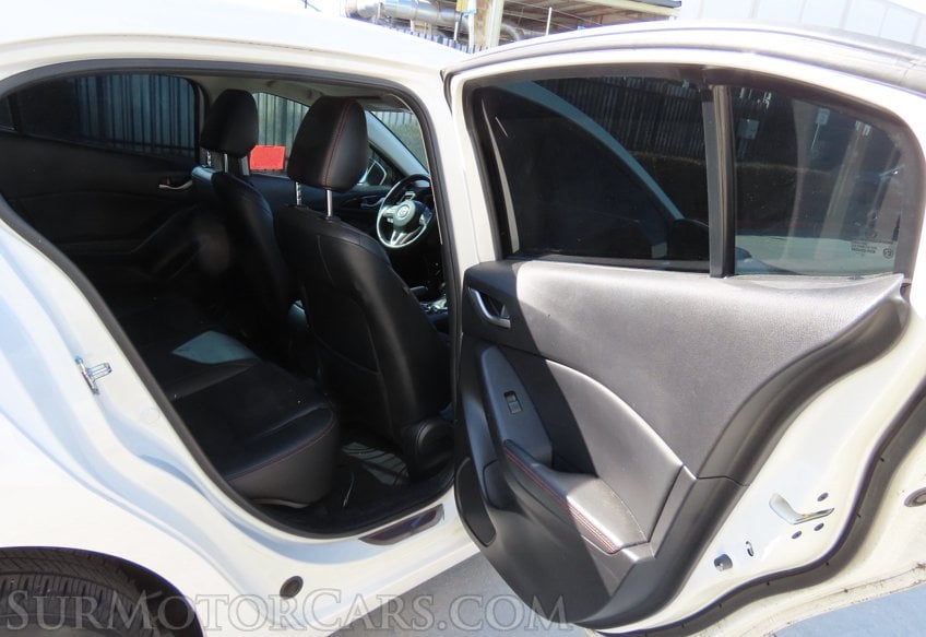 2016 Mazda Mazda3 i Grand Touring - Image 30