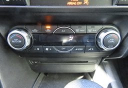 2016 Mazda Mazda3 i Grand Touring - Image 40