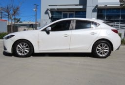 2016 Mazda Mazda3 i Grand Touring - Image 10