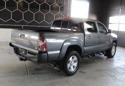 2015 Toyota Tacoma 4WD V6 - Image 8