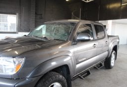 2015 Toyota Tacoma 4WD V6 - Image 22