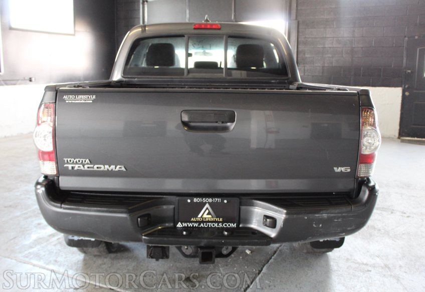 2015 Toyota Tacoma 4WD V6 - Image 14