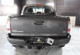 2015 Toyota Tacoma 4WD V6 - Image 14
