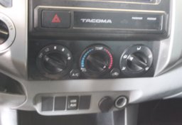 2015 Toyota Tacoma 4WD V6 - Image 38