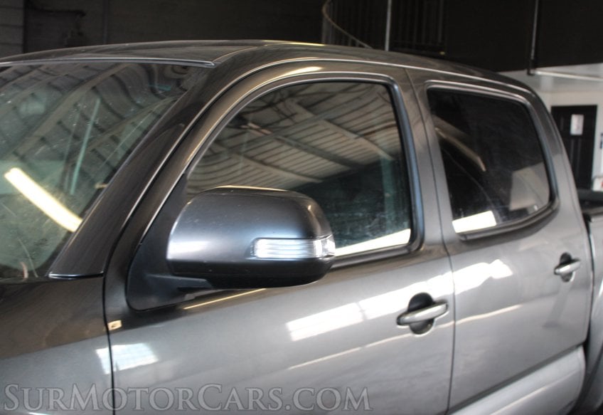 2015 Toyota Tacoma 4WD V6 - Image 7