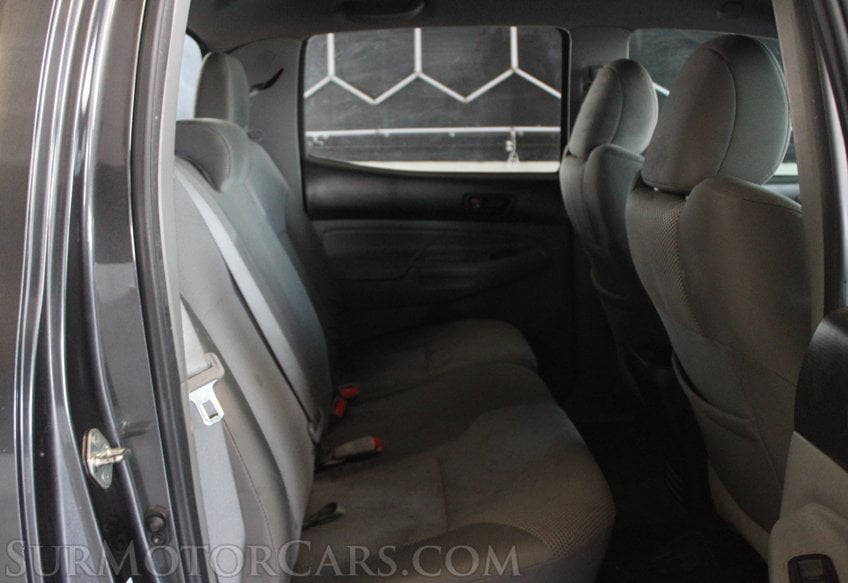 2015 Toyota Tacoma 4WD V6 - Image 43