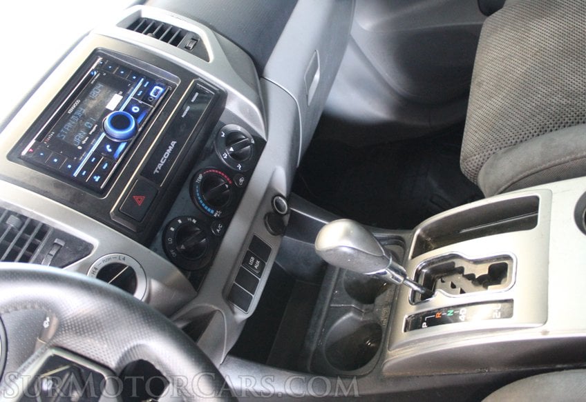 2015 Toyota Tacoma 4WD V6 - Image 39