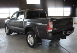 2015 Toyota Tacoma 4WD V6 - Image 6