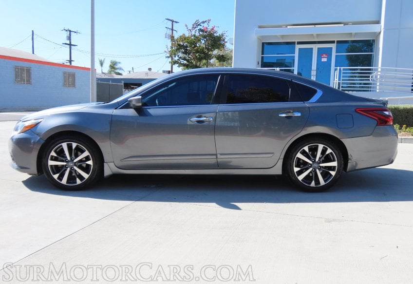 2017 Nissan Altima SR - Image 6