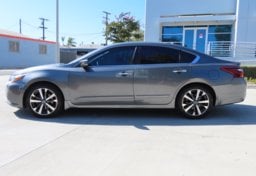 2017 Nissan Altima SR - Image 6