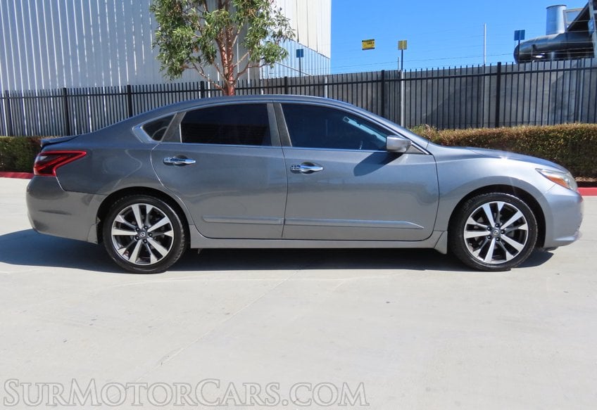 2017 Nissan Altima SR - Image 5