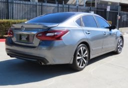 2017 Nissan Altima SR - Image 10