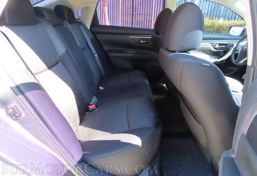 2017 Nissan Altima SR - Image 18