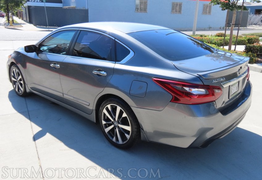 2017 Nissan Altima SR - Image 8