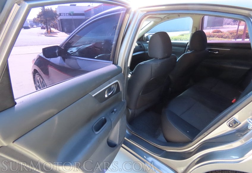 2017 Nissan Altima SR - Image 42