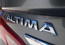 2017 Nissan Altima SR - Image 51