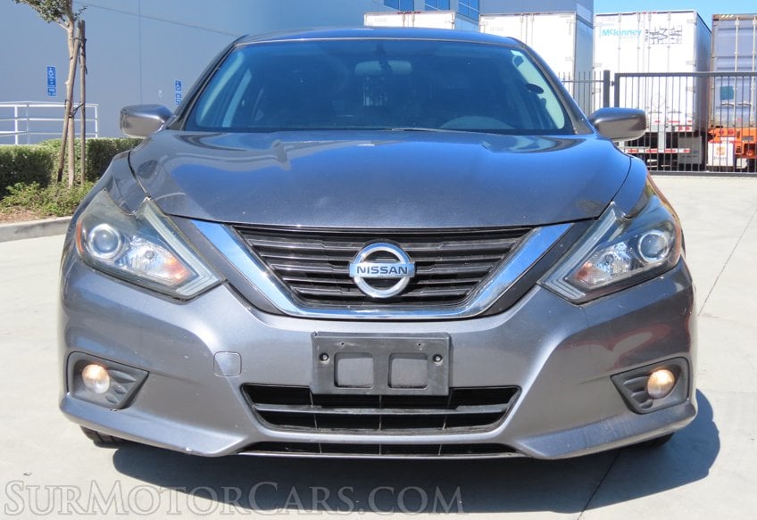 2017 Nissan Altima SR - Image 12