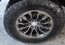 2019 Chevrolet Colorado - Image 28