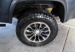 2019 Chevrolet Colorado - Image 26