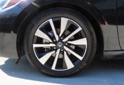 2022 Nissan Sentra SV - Image 41