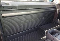 2025 Toyota Tacoma - Image 9