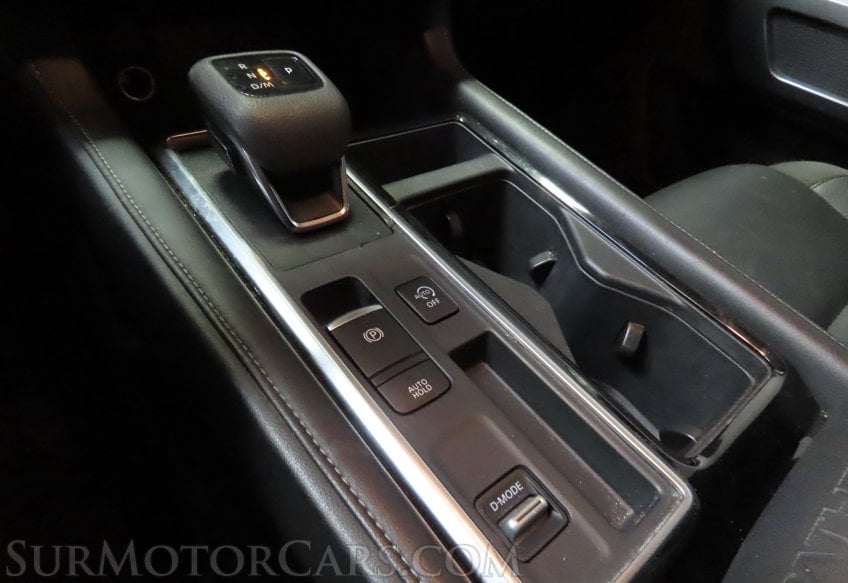 2025 Nissan Pathfinder SL - Image 46