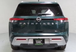 2025 Nissan Pathfinder SL - Image 17
