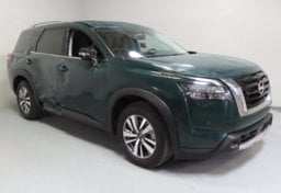 2025 Nissan Pathfinder SL - Image 2