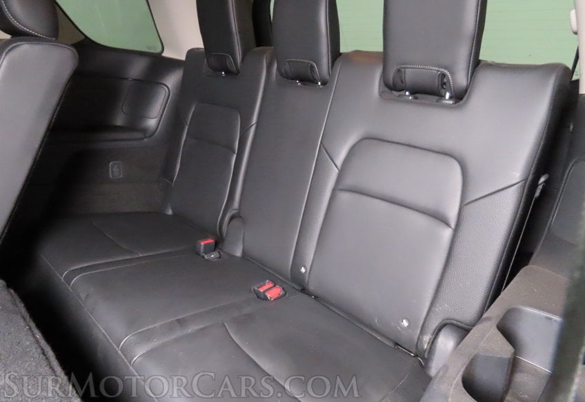 2025 Nissan Pathfinder SL - Image 19