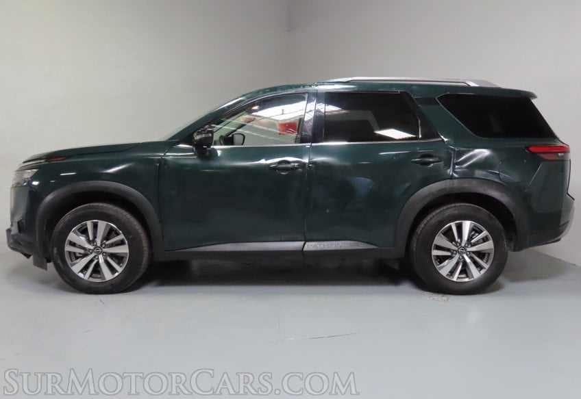 2025 Nissan Pathfinder SL - Image 10