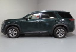 2025 Nissan Pathfinder SL - Image 10