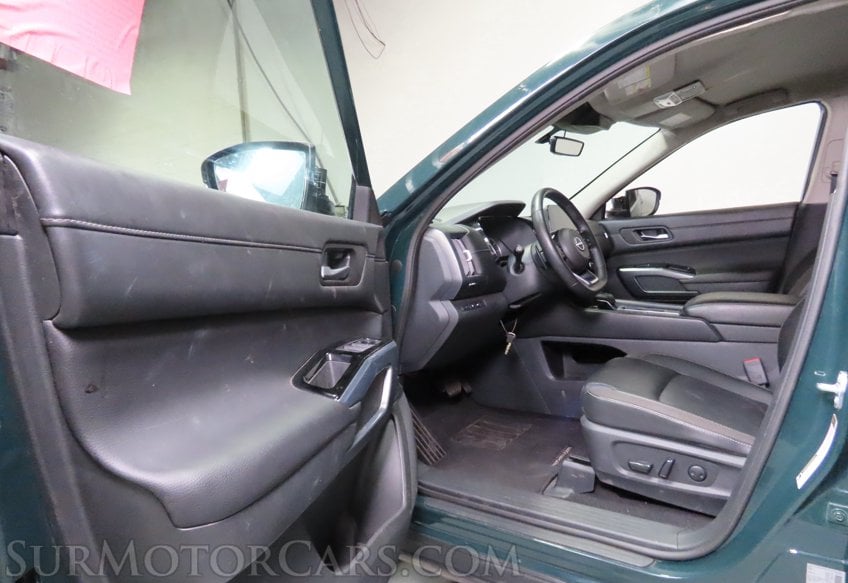 2025 Nissan Pathfinder SL - Image 24