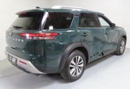 2025 Nissan Pathfinder SL - Image 6