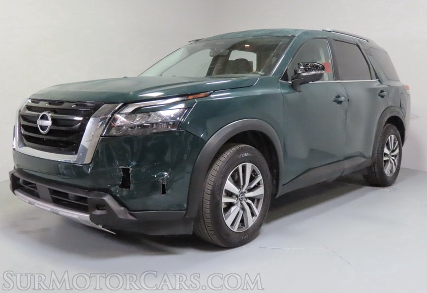 2025 Nissan Pathfinder SL - Image 3