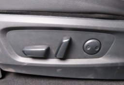 2025 Nissan Pathfinder SL - Image 53