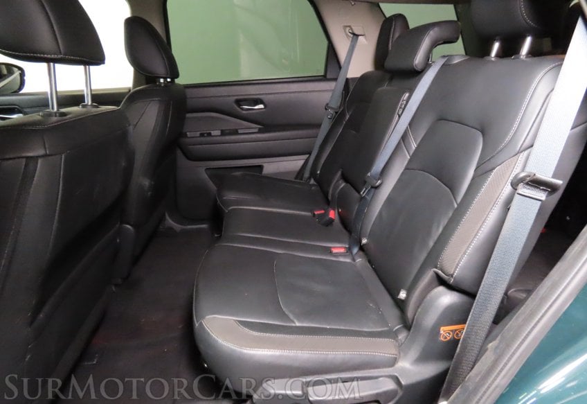 2025 Nissan Pathfinder SL - Image 20