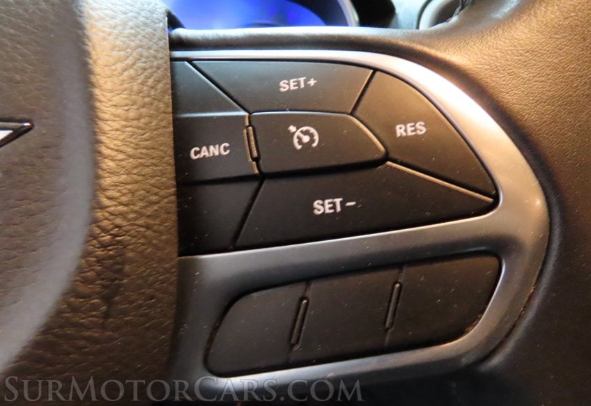 2021 Chrysler 300 Touring - Image 32