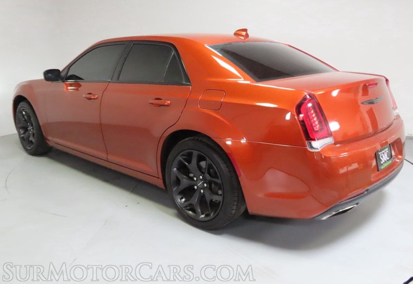 2021 Chrysler 300 Touring - Image 6