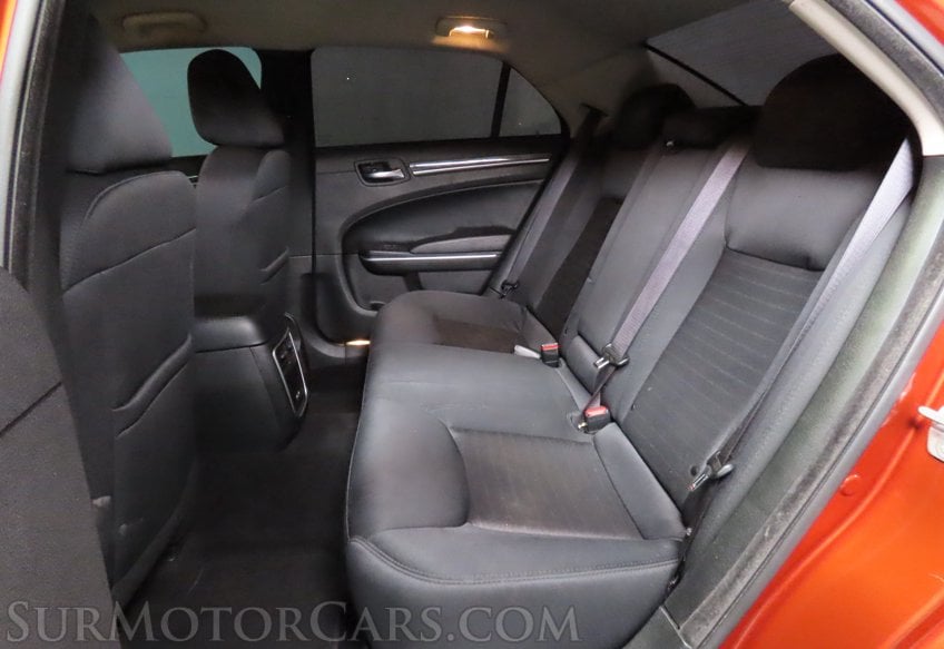 2021 Chrysler 300 Touring - Image 28