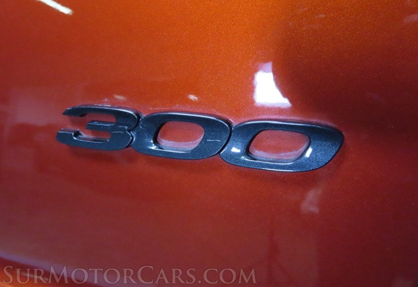 2021 Chrysler 300 Touring - Image 15