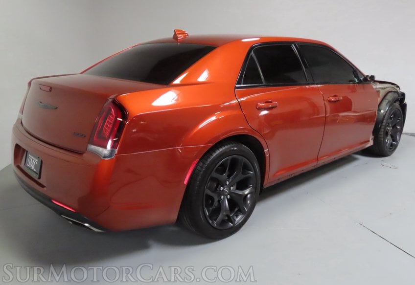 2021 Chrysler 300 Touring - Image 7