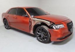 2021 Chrysler 300 Touring - Image 2