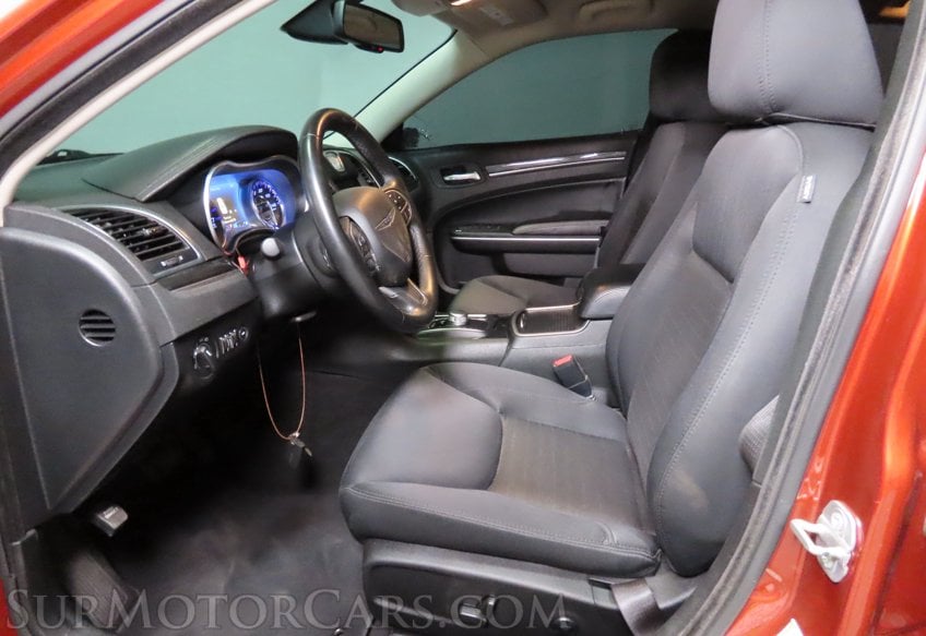 2021 Chrysler 300 Touring - Image 22