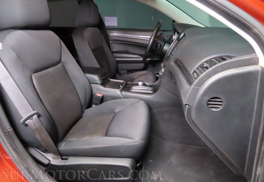 2021 Chrysler 300 Touring - Image 27