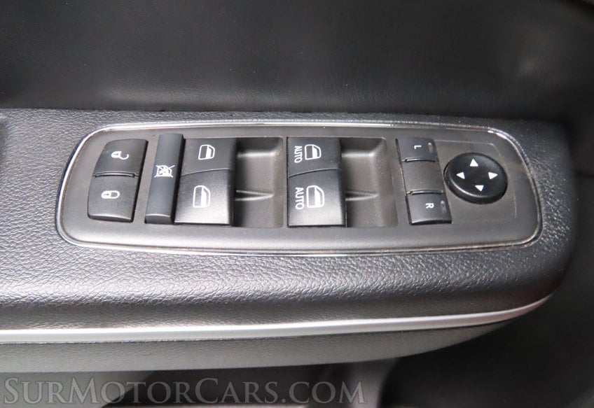 2021 Chrysler 300 Touring - Image 42