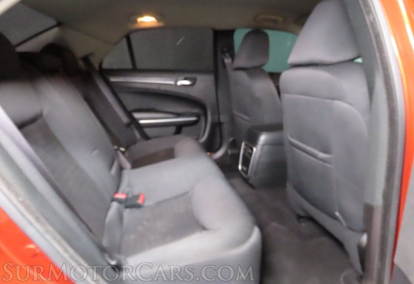 2021 Chrysler 300 Touring - Image 29
